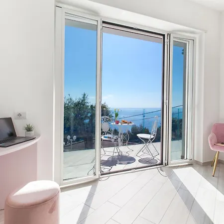 Villa - Iside